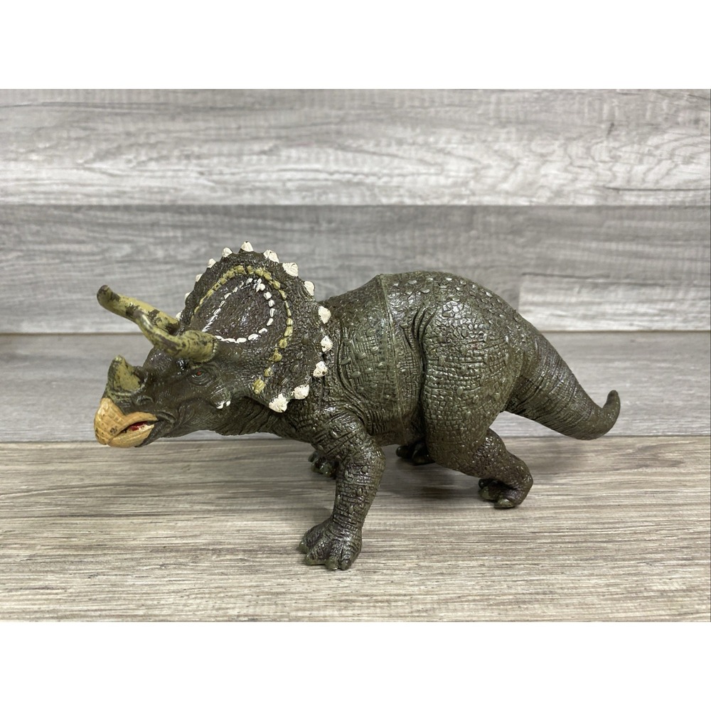 Triceratops Schleich Dinosaur Figure Animal Toy Dino‎ Retired papo